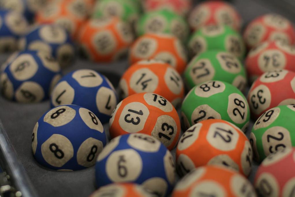 The Advantages of Playing International Lottery Online